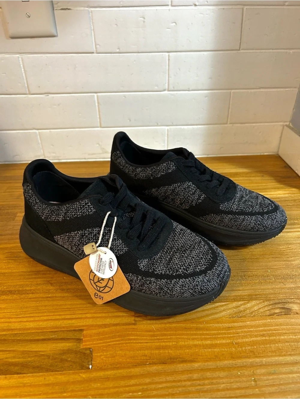 Fitflop F-Mode E01 Knit Flatform Sneakers Black/Gray Womens Size 6.5 US / 4.5 UK